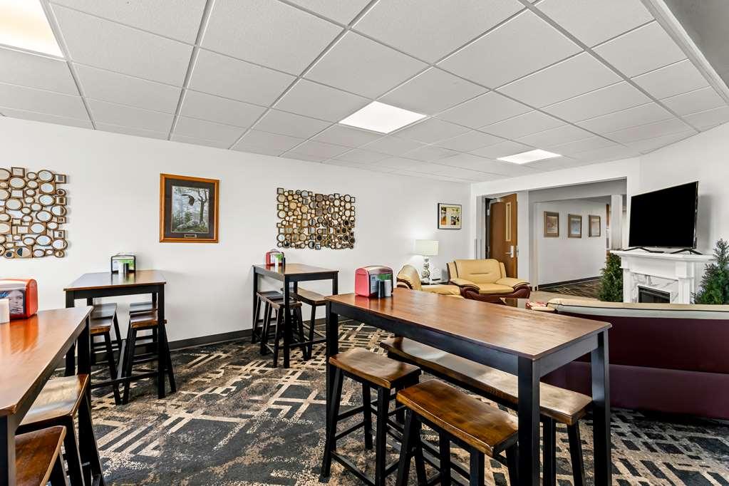 Americas Best Value Inn & Suites - Tahquamenon Country Newberry Restaurante foto