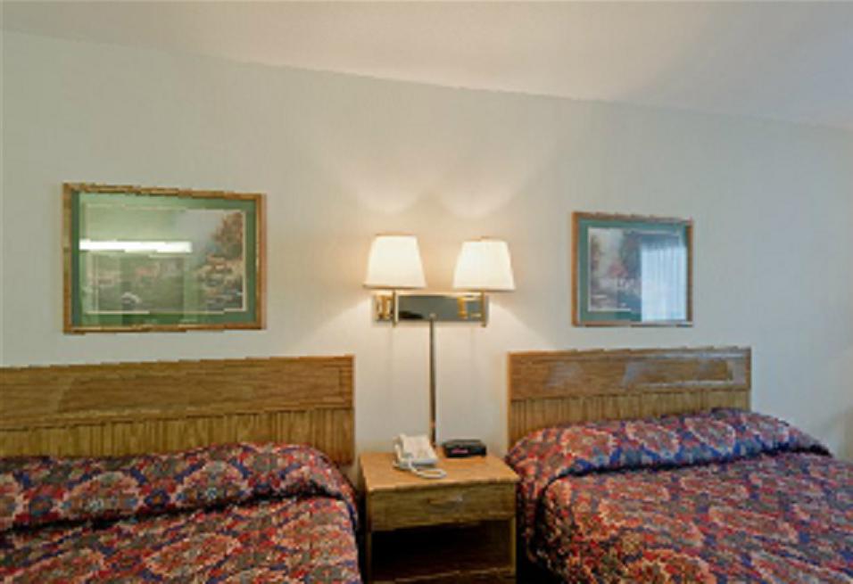 Americas Best Value Inn & Suites - Tahquamenon Country Newberry Quarto foto